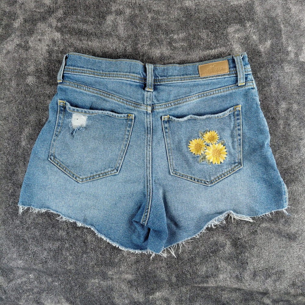 Hollister High Rise Vintage Short 7 w28 Light Wash Distressed Sunflower Denim 4" - Picture 2 of 8